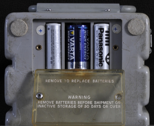 3 batterys, 2x 4,5V and a C cell